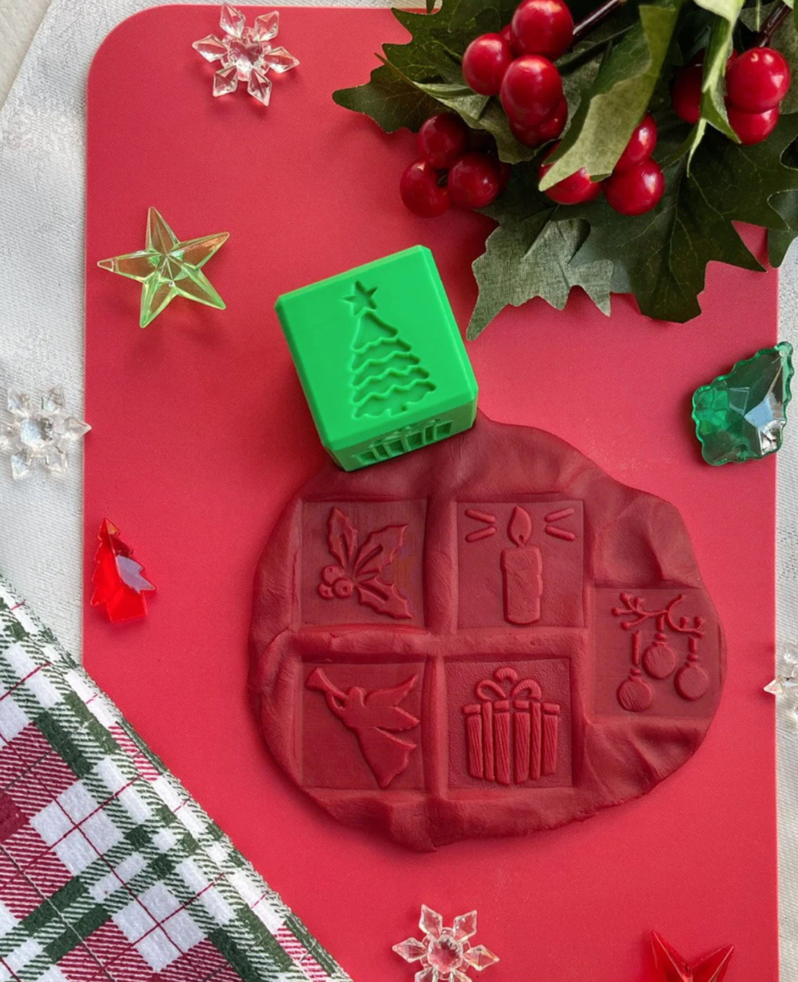 Sensory Mama Creations | Tinsel and Treats: Christmas Playdough + Kinetic Sand Stamper Cube