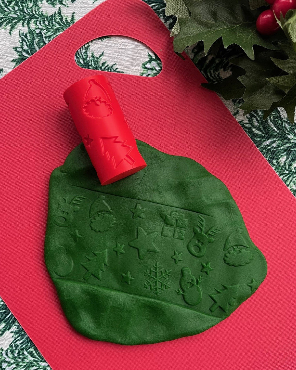 Sensory Mama Creations | Tinsel and Treats: Christmas Playdough + Kinetic Sand Roller