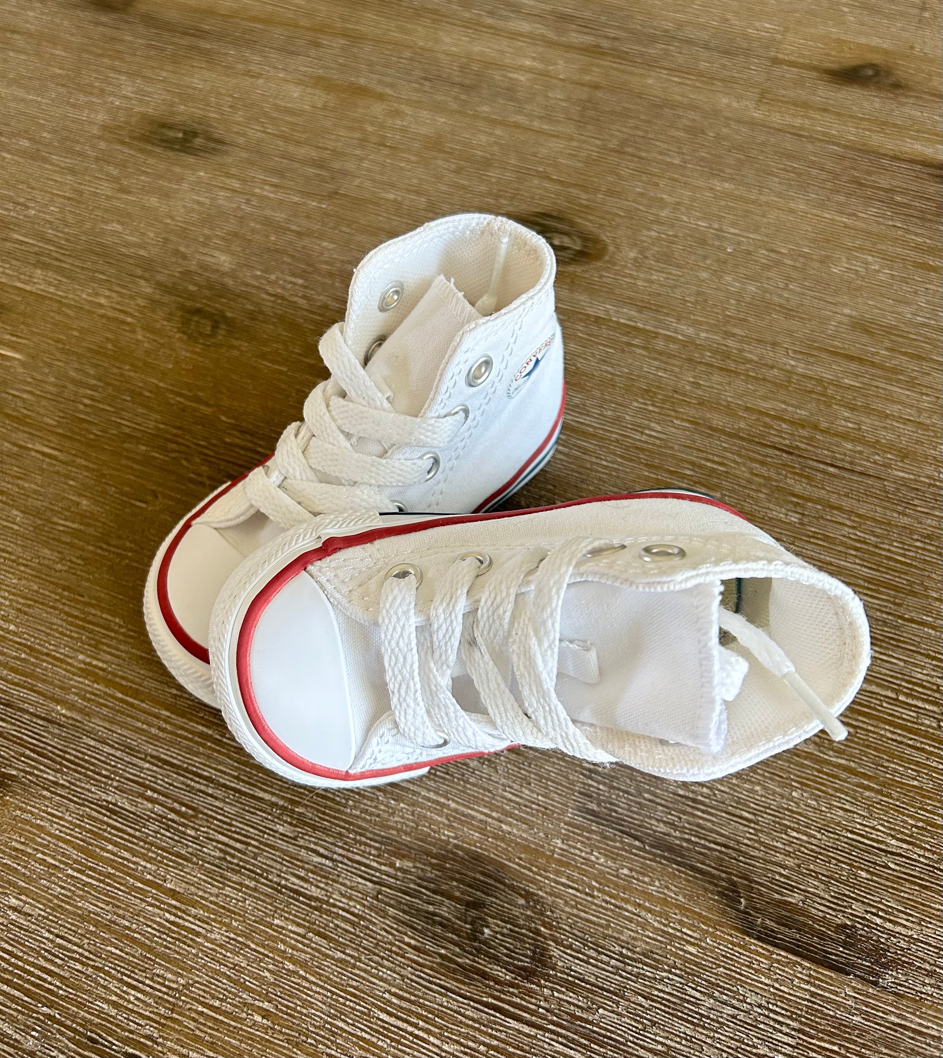 Chuck taylor size 4 store